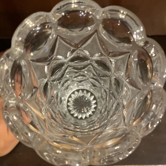 𝅺Beautiful Marquise Brilliant Cut Glass Vase Heavy Glass - Picture 4 of 5